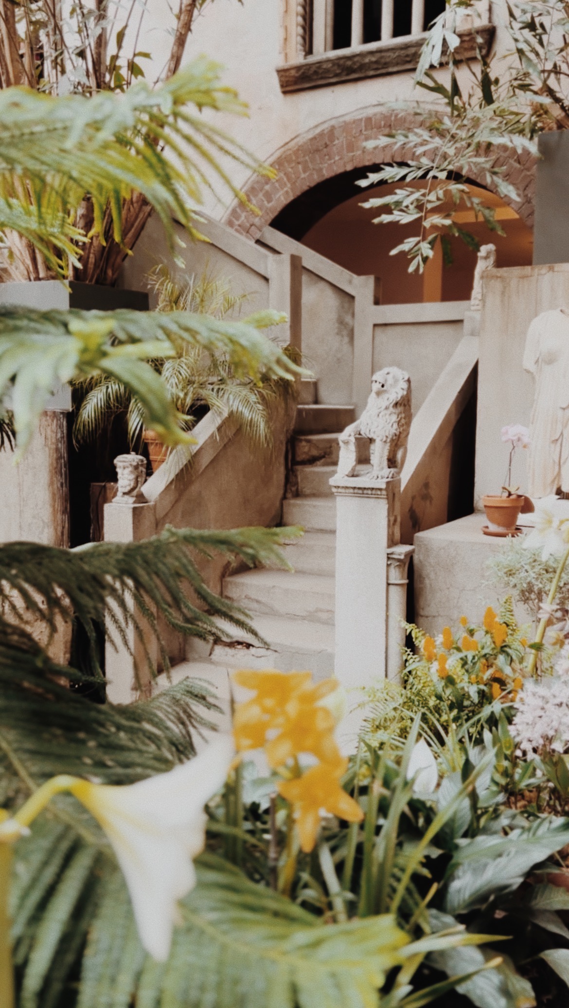 photo of Isabella Stewart Gardner Museum courtyard